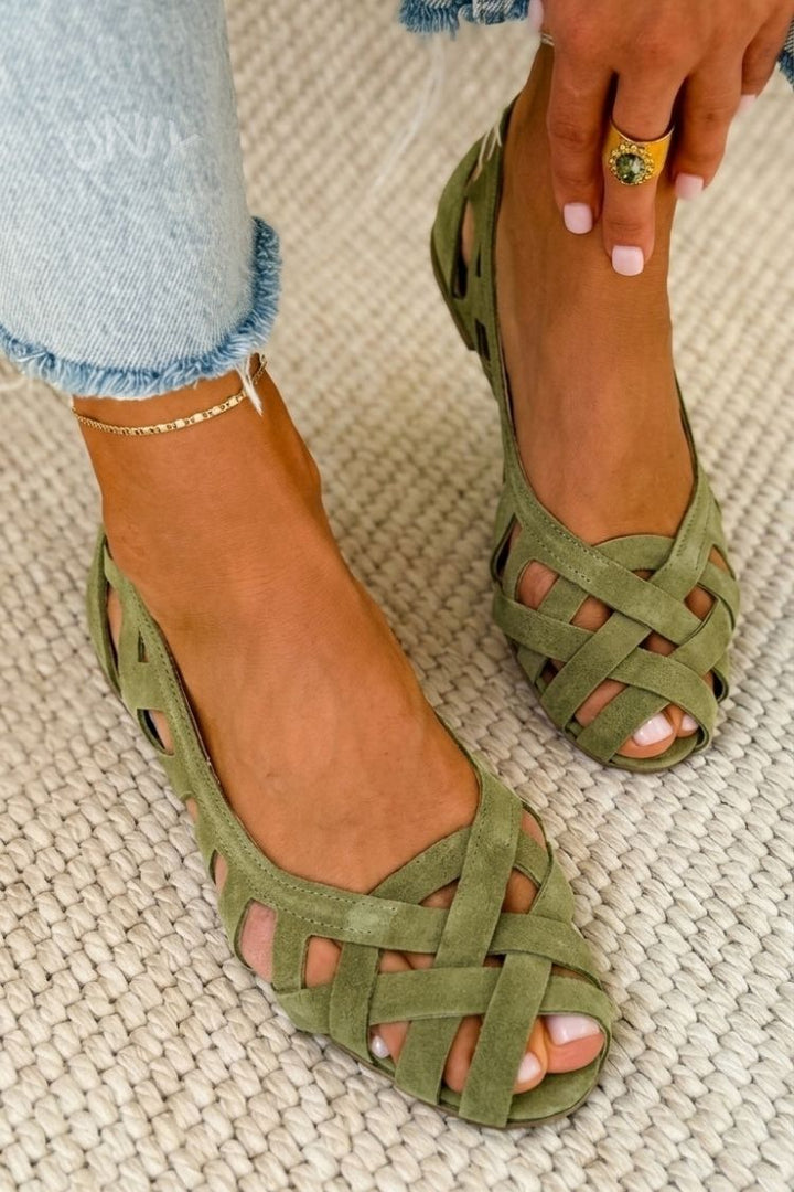 BETTY | Open Toe Flat Cross-Strap Sandals
