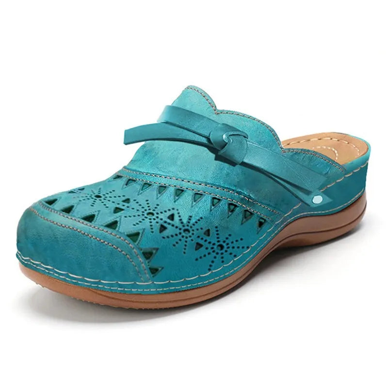 Winnie Orthopaedic Comfort Clogs in Lake Blue