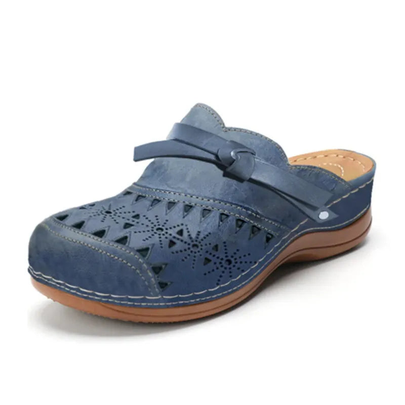 Winnie Orthopaedic Comfort Clogs in Blue